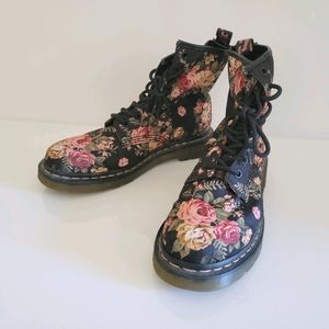 Dr.Martens the original flower print